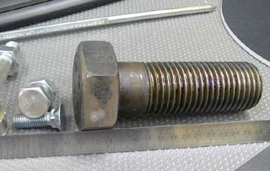 Изделия Речицкого метизного завода со следами измерений на искровом спектрометре